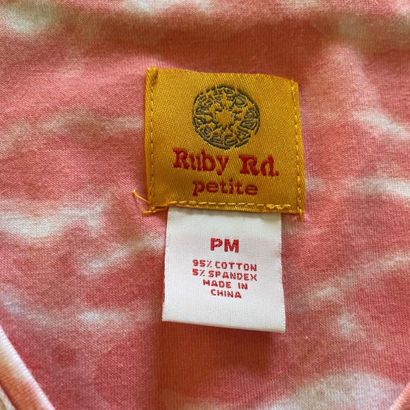 Ladies top - Picture 2 of 4